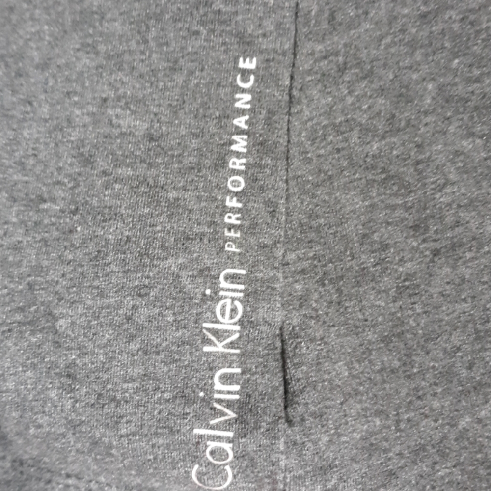 Calvin Klein performance sweater - Picture 2 of 7
